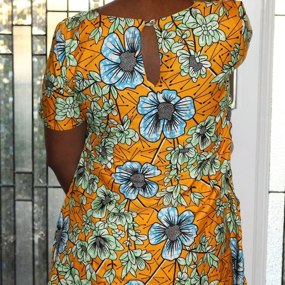 Ankara shift dress with side zippers and pockets - Picture 2 of 5